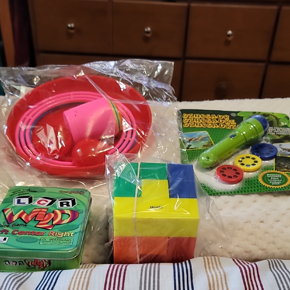 Lot Of 10 Colorful Kids Games Puzzles, Toy Sets. (Game) LOT